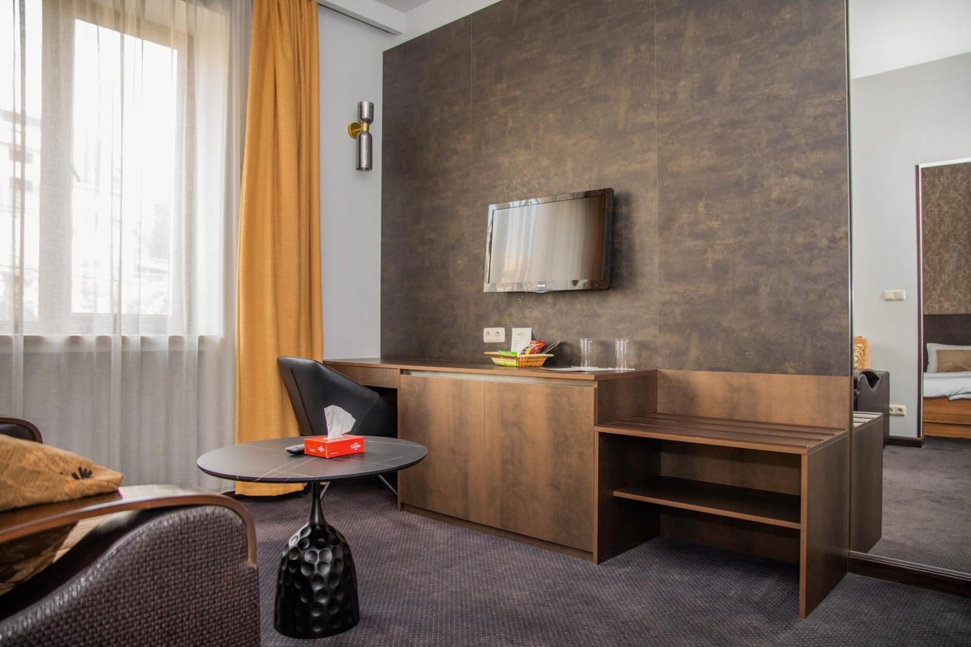 Cascade Hotel Yerevan Exterior photo