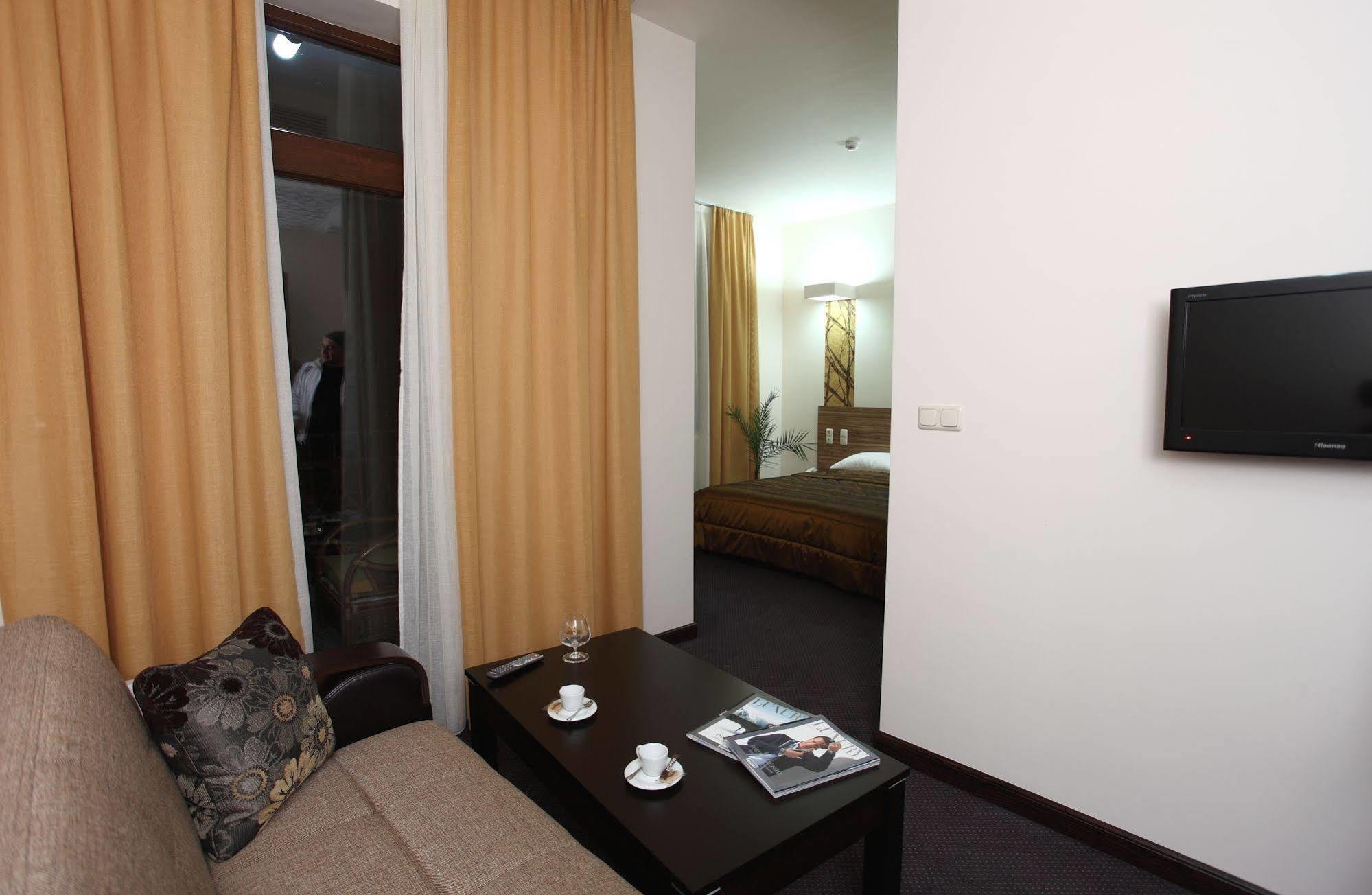 Cascade Hotel Yerevan Exterior photo